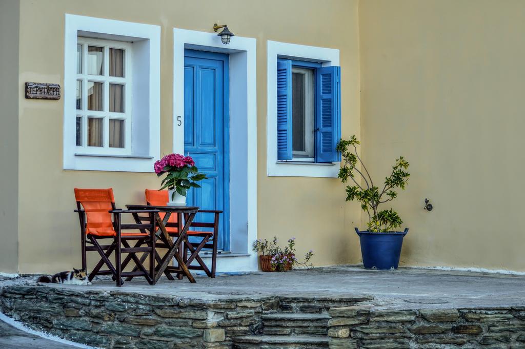 Mainades Maisonettes & Studios Menites Luaran gambar