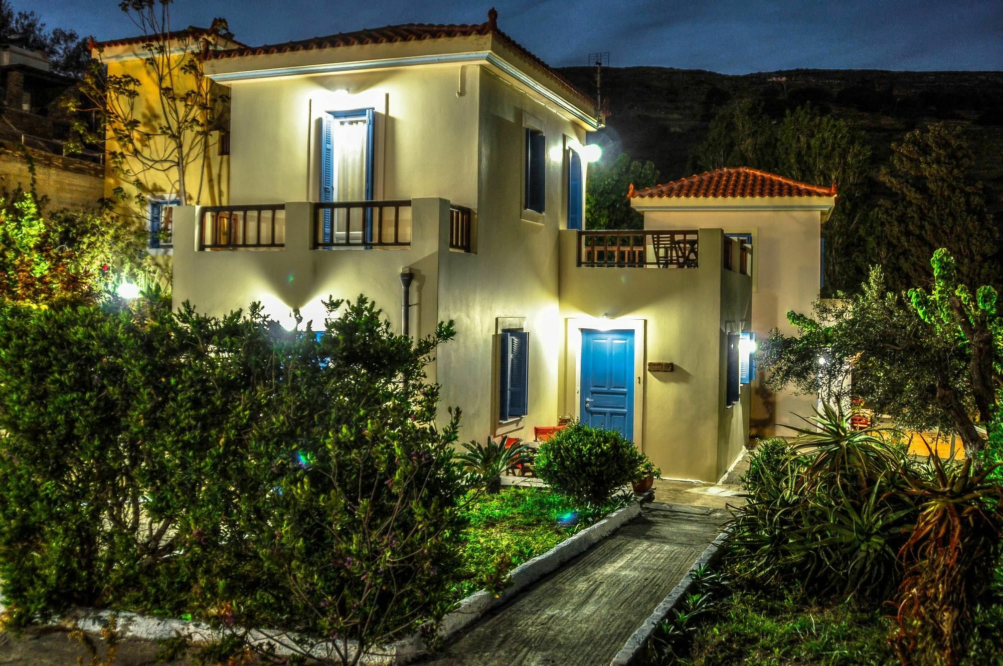 Mainades Maisonettes & Studios Menites Luaran gambar